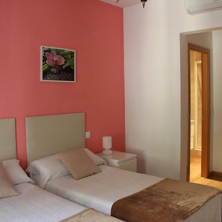 Casa De Huespedes Galaica Hotel Madri Quarto foto