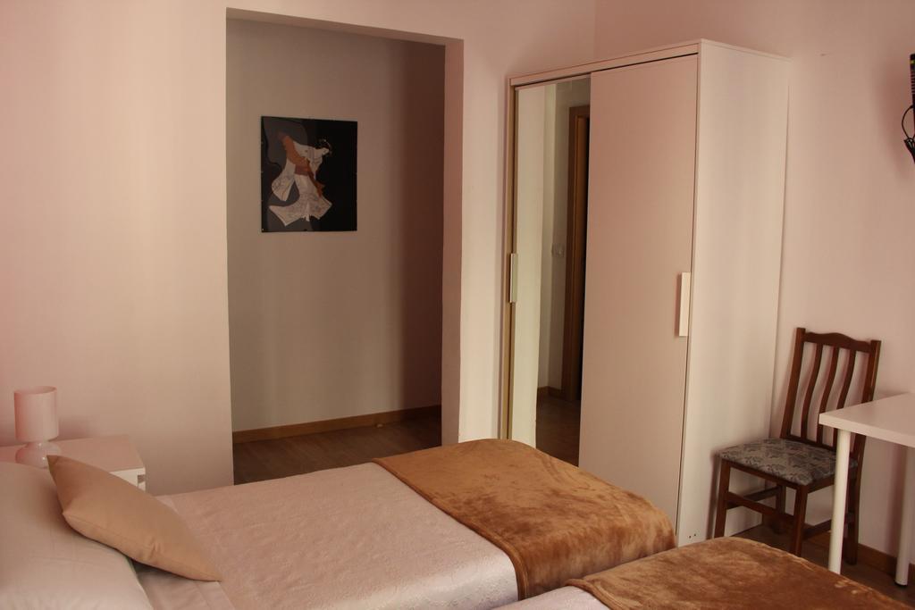 Casa De Huespedes Galaica Hotel Madri Exterior foto