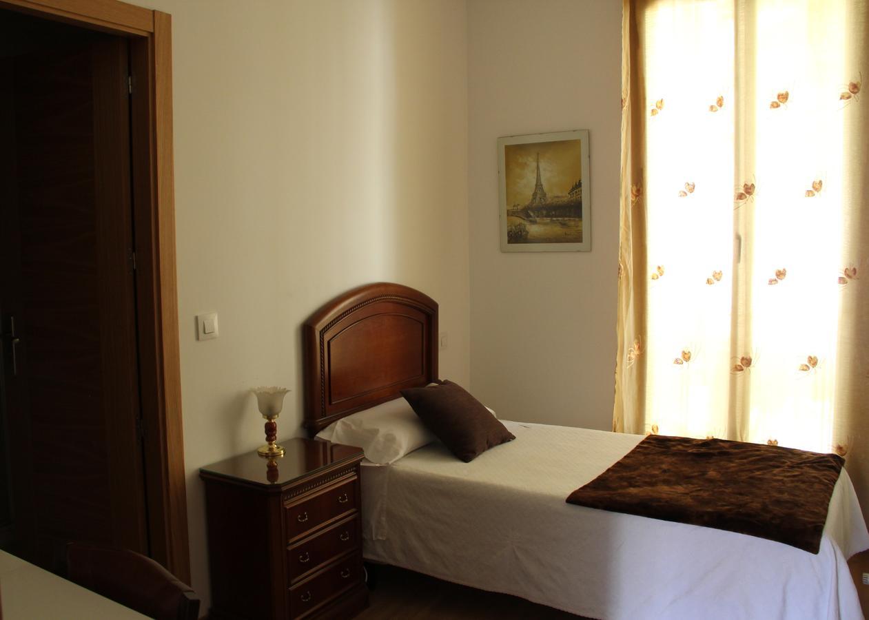 Casa De Huespedes Galaica Hotel Madri Quarto foto